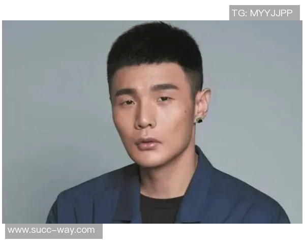 中国足球球员撞脸国际球星瞬间合集 趣味对比视频展示 中国足球球员撞脸国际球星瞬间合集 趣味对比视频展示